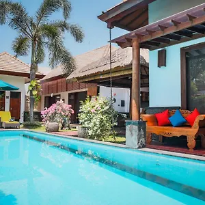 Ayu Seminyak (Bali)