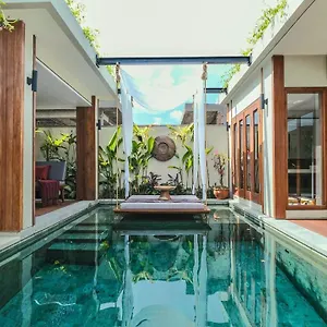 Hotel Sampatti 5*