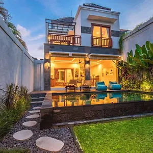 Hitam Putih Legian Bali Seminyak (Bali)