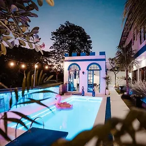 Bombora Surf Camp Guest house Uluwatu (Bali)