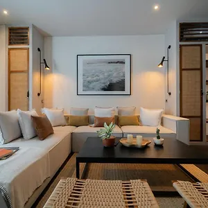 Seabreeze 2 - Amazing Sunset Penthouse-2bdr With Pool-beachfront Canggu (Bali)