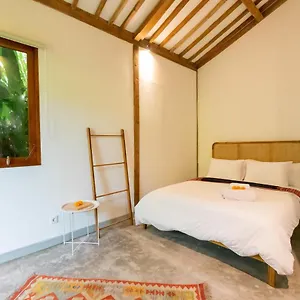 Singgah Di 2 Villa