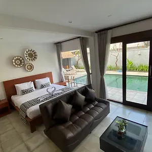 Hotel Grey House Monkey Forest 3*