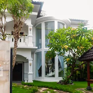 Private Urban Villa Denpasar (Bali)