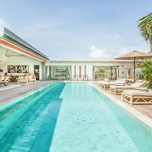 Dreamy 5br Haven, 200m To Berawa's Blissful Villa Canggu (Bali)