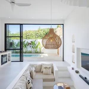 1br Palm 8 - By Yolla Hospitality Villa *