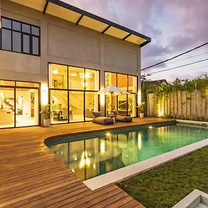 Manresa Bali