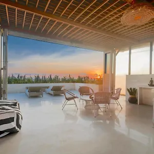 Villa Bali Luxe Villa Beachfront Rooftop Sunsets *