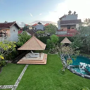 Eimas Hive Holiday home
