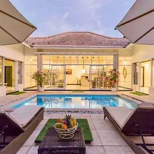 Spacious 2bdr Walking Eat&shop Street Villa Seminyak (Bali)