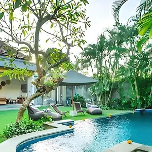 Villa Grandlux Bali 2 Bed Pool Big Garden *