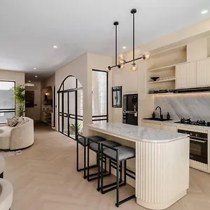 Canvas Townhouse - Brand New 2br In * Canggu (Bali)