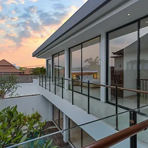 New 3 Bedroom Luxury In Umalas * Canggu (Bali)