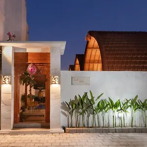 Luh Adi 2, Modern Balinese Wooden House Close To And Some Beaches Villa *