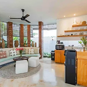 Huge & Good Location 6 Bedroom In * Seminyak (Bali)