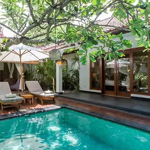 Villa The Clovewood