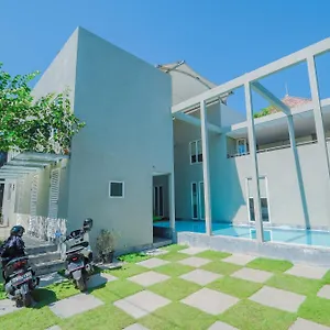 Naiika 3 Bedroom Private Pool In Seminyak Villa