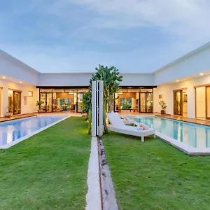 Wamwui By Dreamawaybali Villa