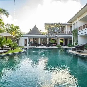 Diana Bali 16 Bedrooms فيلة سمينياك