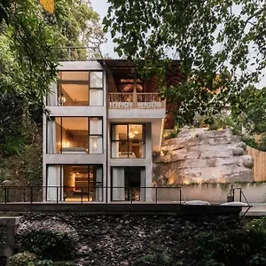 Villa Bamboolina Art *