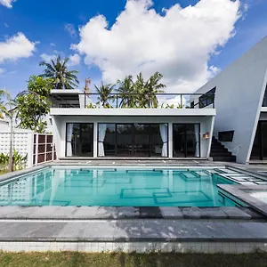 Iri Villa