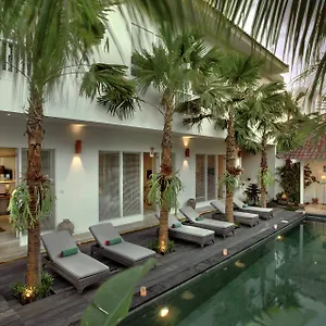 & Vespa 4 Guest house Seminyak (Bali)