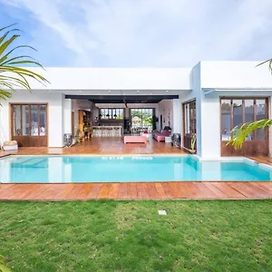 Villa Nzo Seminyak (Bali)