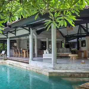 Villa Fi *