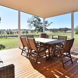 Kinloch Renovated To New On Daisy Hill Vineyard Farm stay