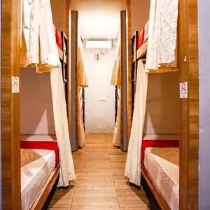 Hotel Reddoorz Near Ngurah Rai Airport Kuta 2*