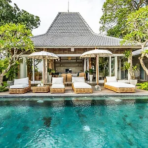D'uma Puti ~ The White Joglo Villa Kerobokan (Bali)