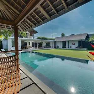 Kavya - 8-minute Walk From Berawa *