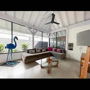 Giulia * Seminyak (Bali)