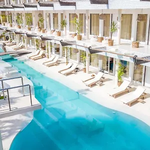 Hotel The 2*