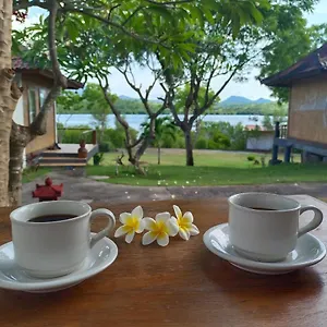 Pasir Putih - Menjangan Lodge