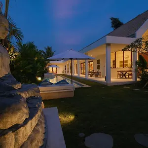 Luxury 2-bedroom With Private Pool And Bbq - Serene Escape! Villa Ubud (Bali)