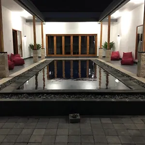 Rosa East Bali