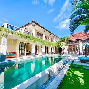 Cometa Villas By Premier Hospitality Villa *
