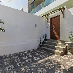 Serenity: Modern Design Luxury 12m Pool And Bbq Villa *
