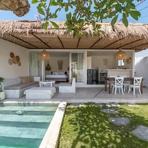 Tropical Oasis: 2 Bedroom Hideway In Villa