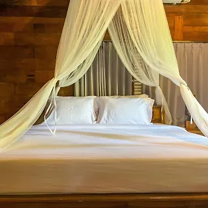 Bidja Wooden Joglo House Guest house Sempidi