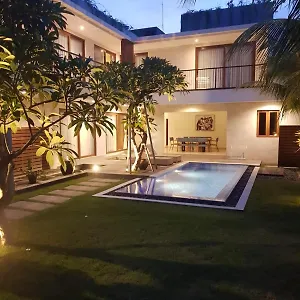 Villa Dharmatria Nusa Dua (Bali)