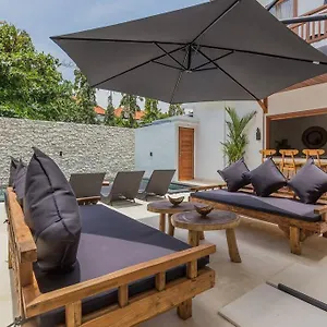 Lima - 5 Bdrs, Bbq, Living With Ac And Private Pool Seminyak (Bali)