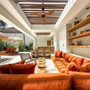Tortuga Pererenan Villa *