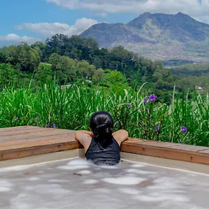 Lodge Calidas Hill *