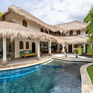 Tropical Ambience - 5 Bedrooms Private Seminyak Kerobokan (Bali)