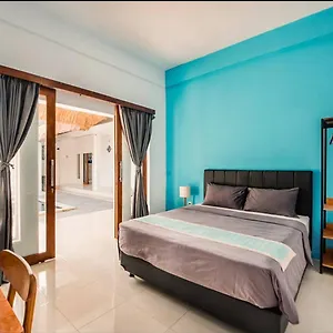 Greek House: W/desk + Shared Pool&kitchen /5 *