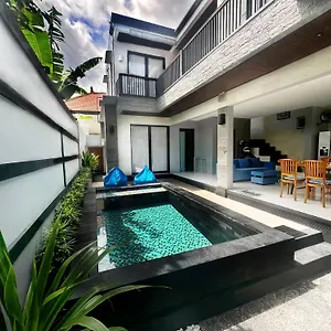 Villa Deja View