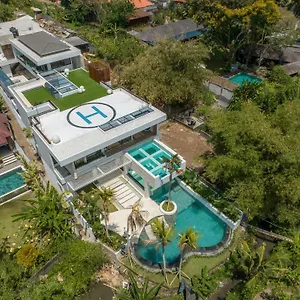 Casa Infinito - Style 8 Bedroom In Canggu Villa