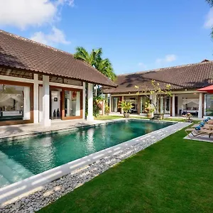 Noa, 3 Bed Luxury Villa, Large Pool In Oberoi Street; Seminyak (Bali)